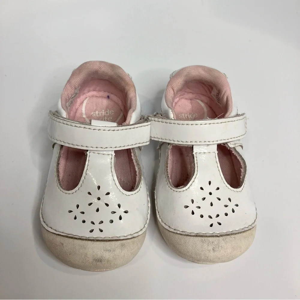Stride rite white patent leather Amalie mary Jane shoes‎ size 5.5 early walkers